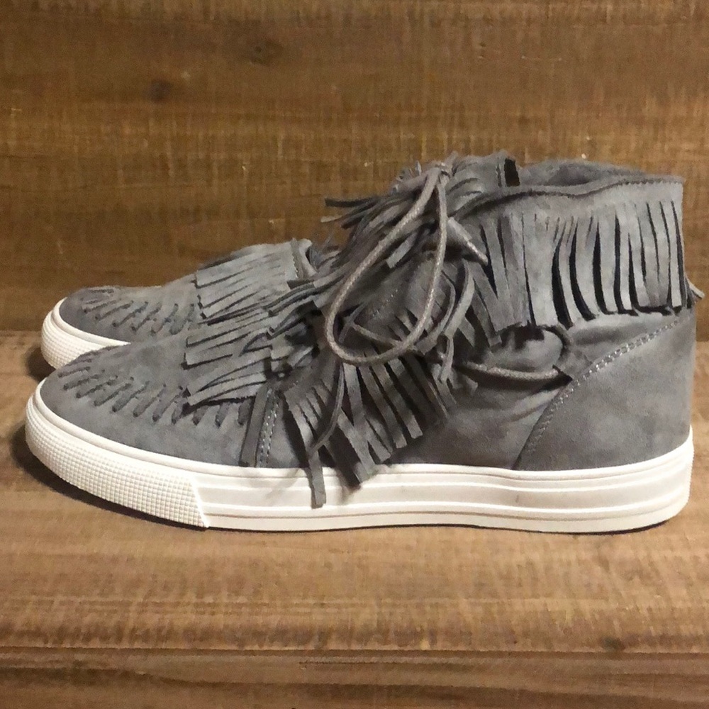 Qupid Fringe Hi-Top Sneakers - NEW Size 8 Women’s